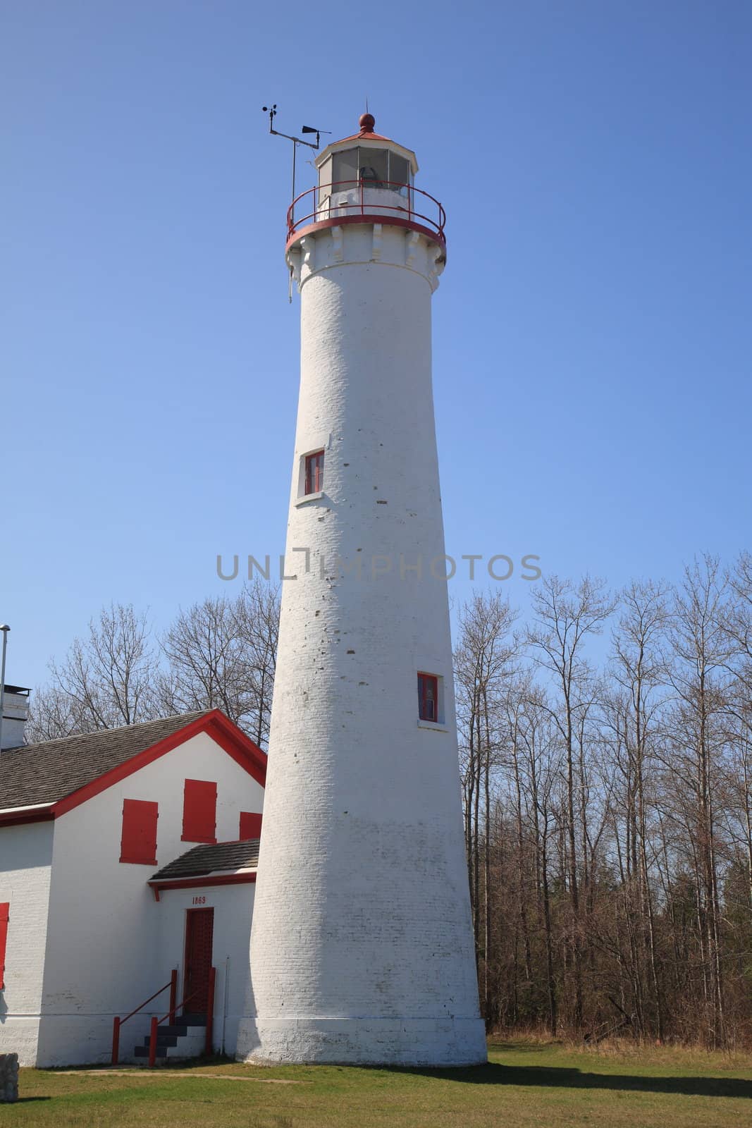 Lighthouse - Sturgeon Point, Michigan by Ffooter