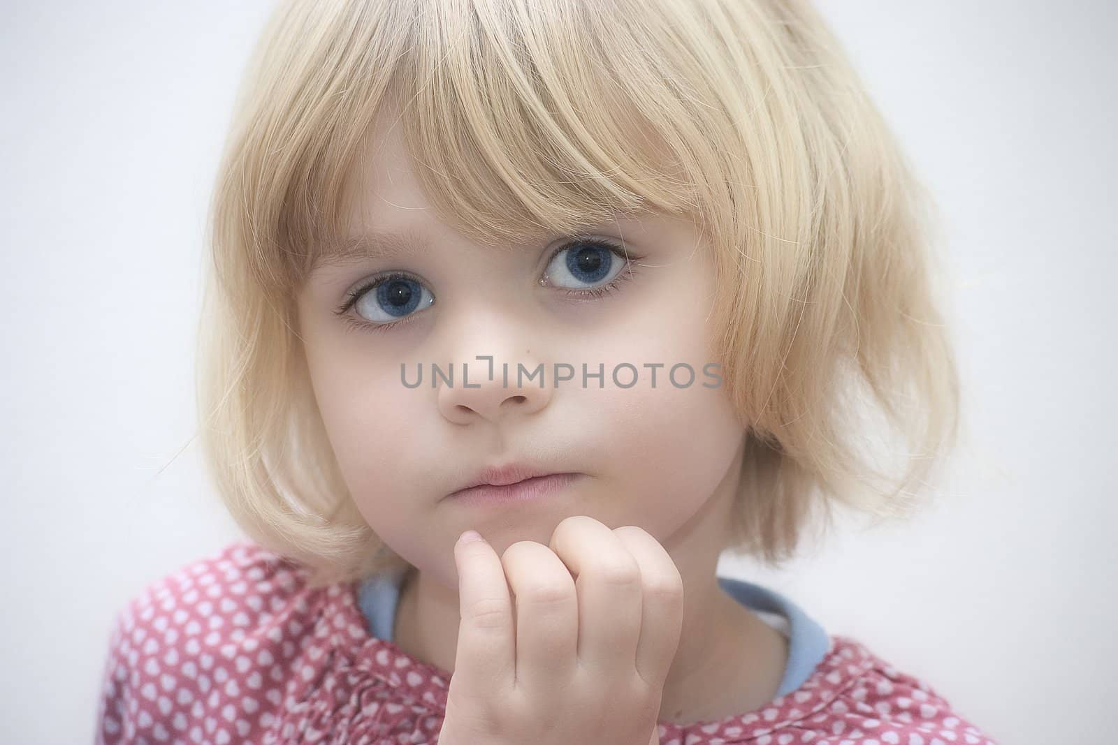 little Girl by miradrozdowski