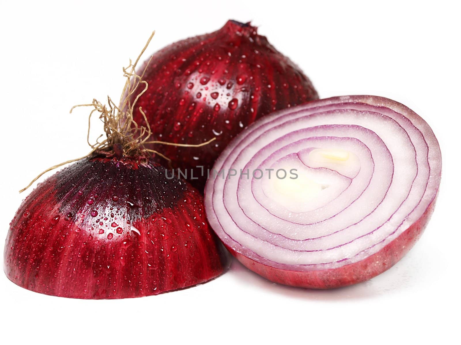 Red onion by Arvebettum