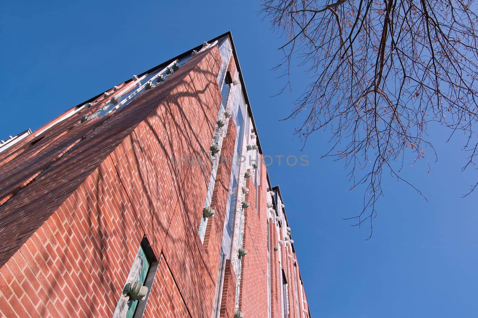 The city theatre in Haarlem is a national monument. Recently it was completely renovated and a modern extension was added