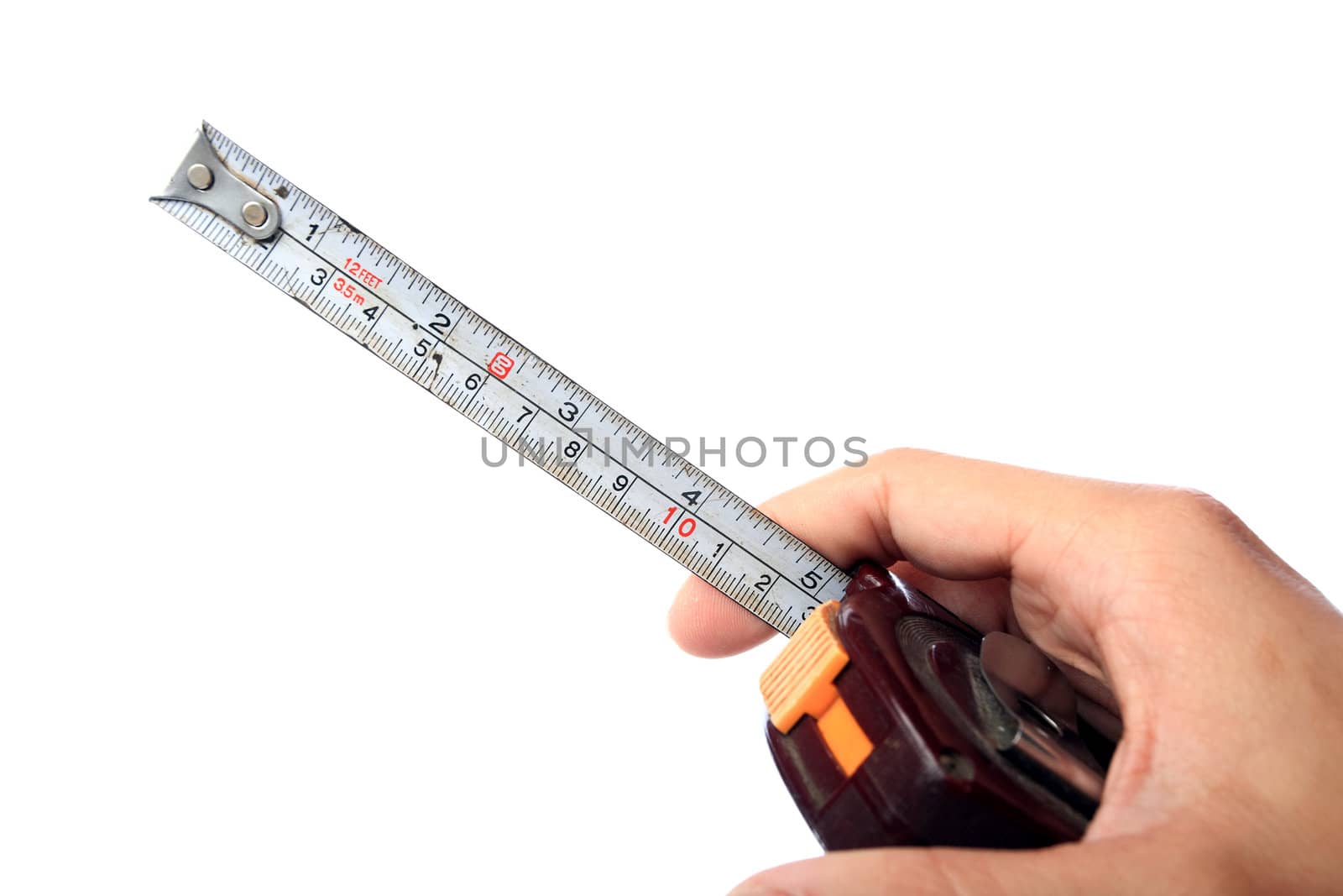 measuring tape hold by hand