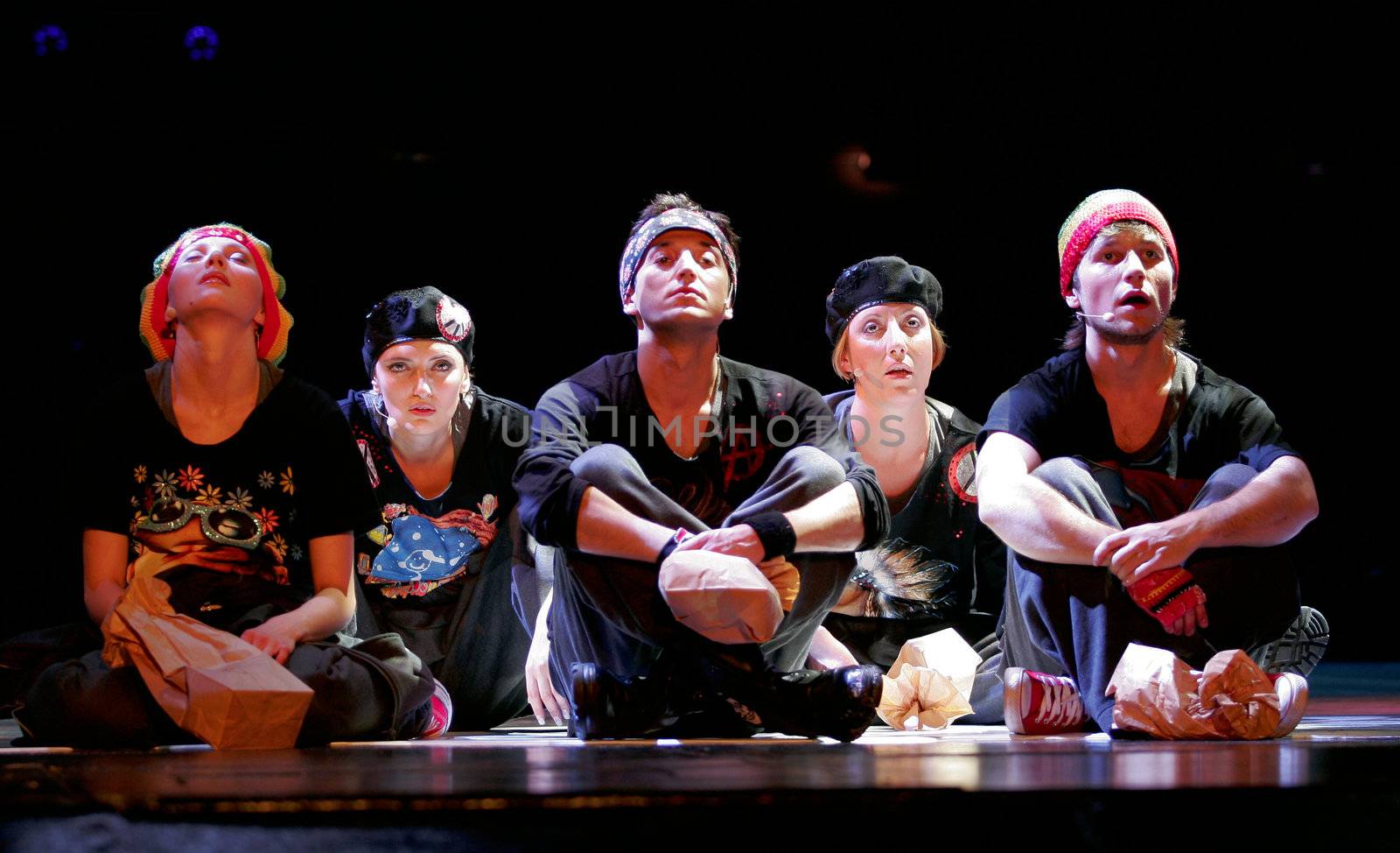 Performance "Transition" of director Vladimir Pankovaju. In a picture (from left to right): Alisa Estrina; Olga Berger; Sergey Shevchenko;  Alina Olshanskaya; Paul Akimkin