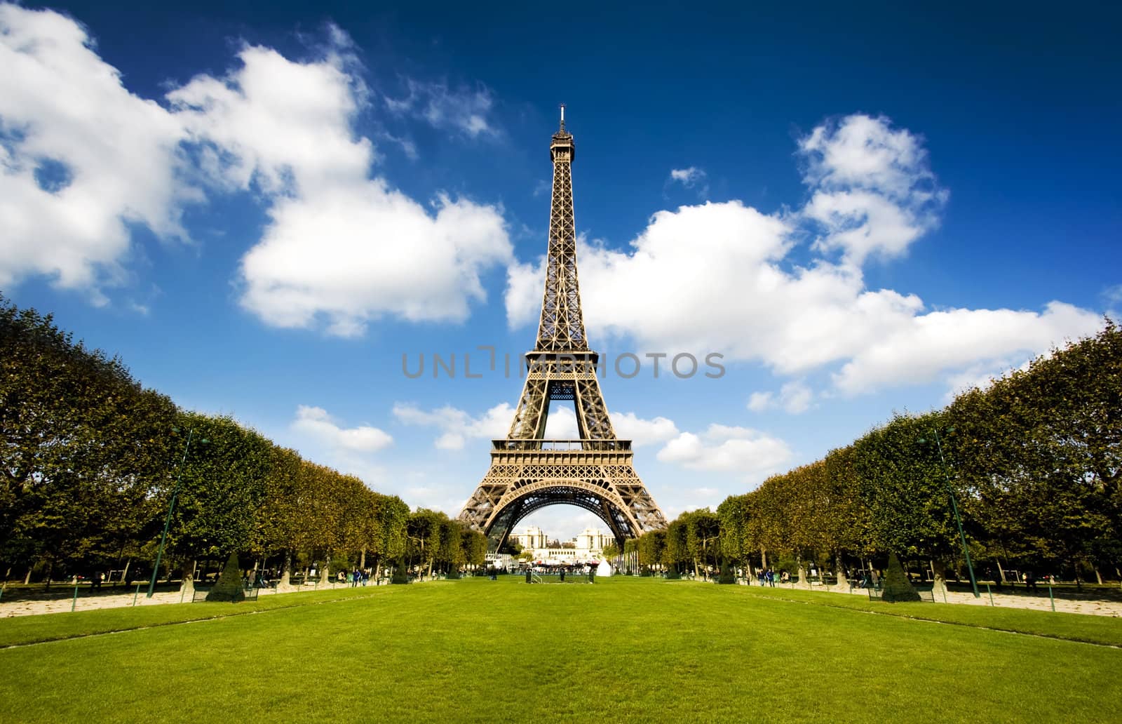 Beautiful Eiffel tower by domencolja