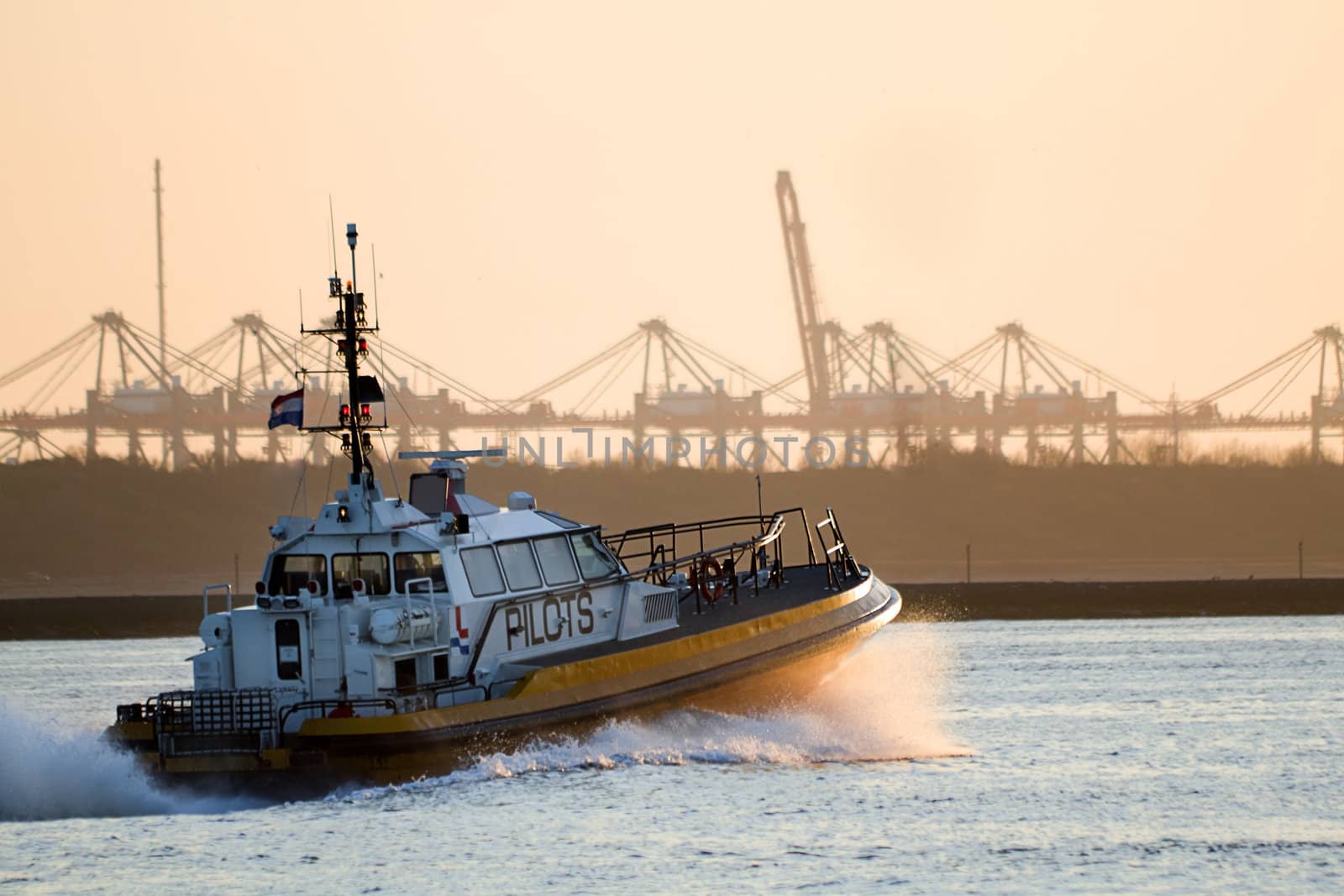 Pilot-boat full speed ahead by Colette