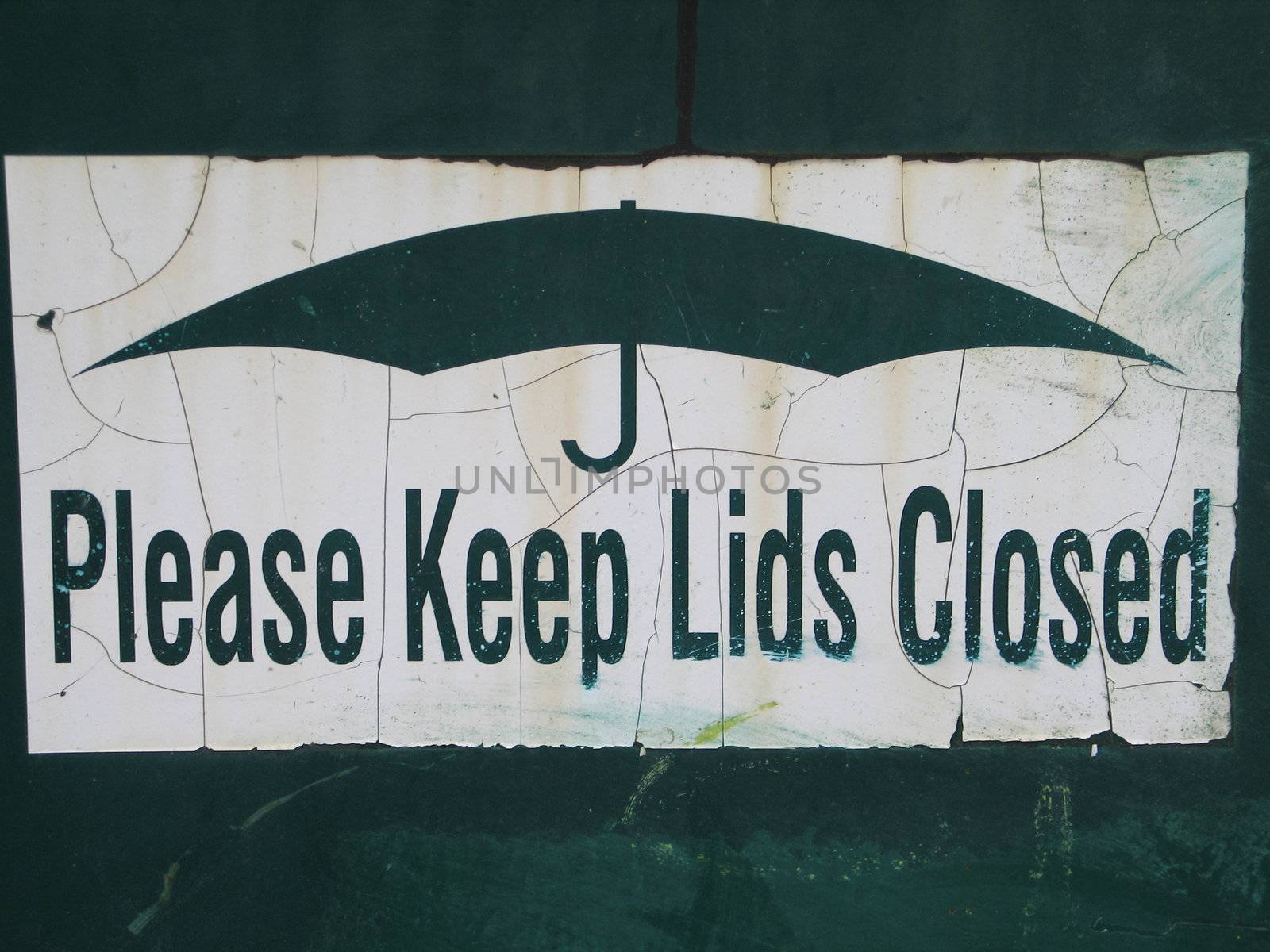 please keep lids closed sign by mmm