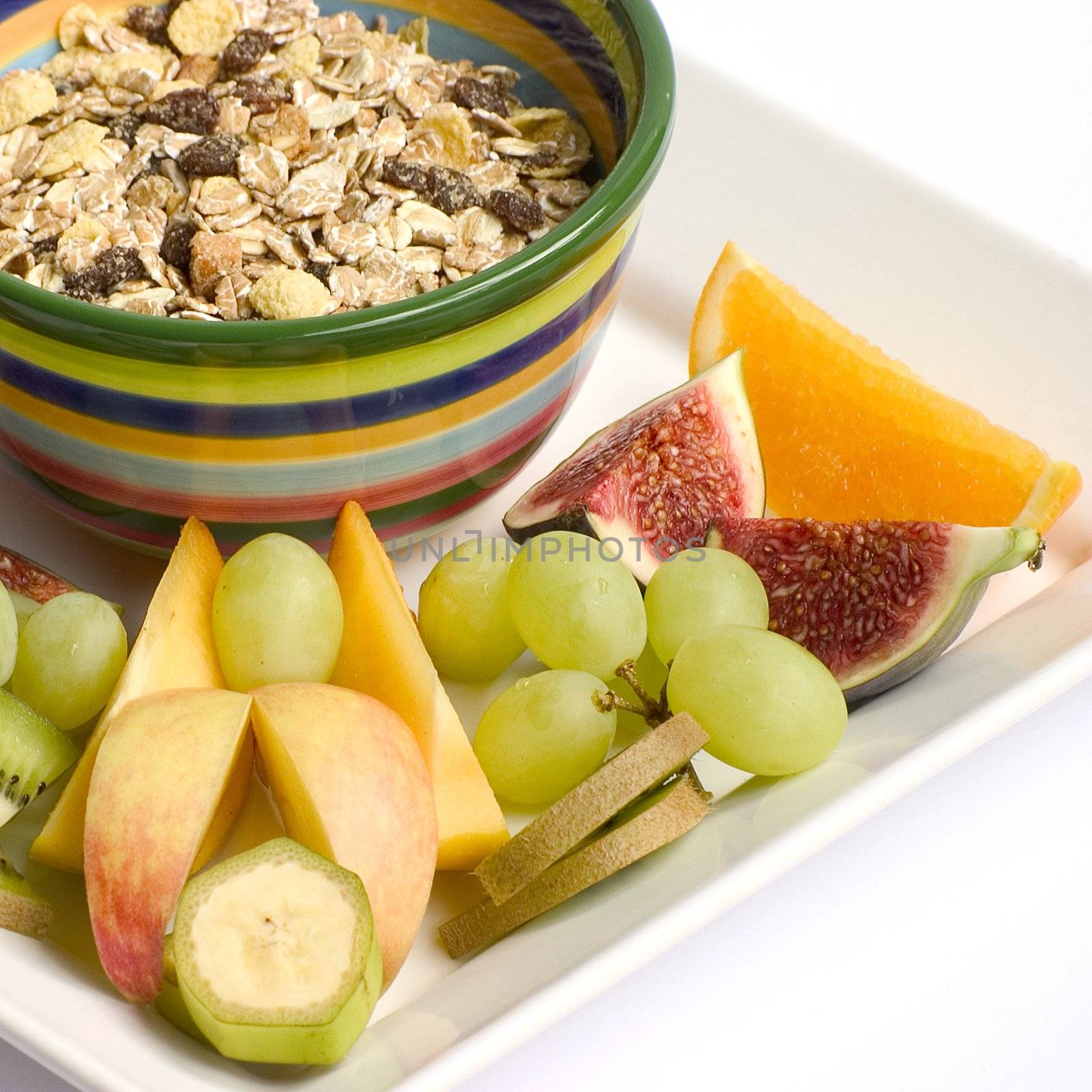 breakfast with flakes and fresh fruit