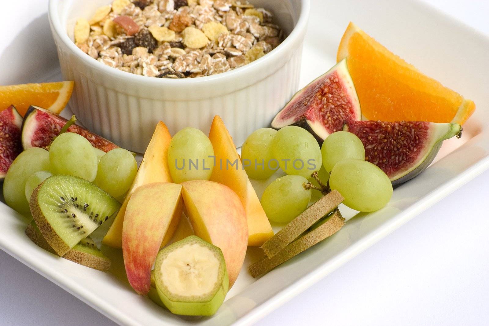 breakfast with flakes and fresh fruit