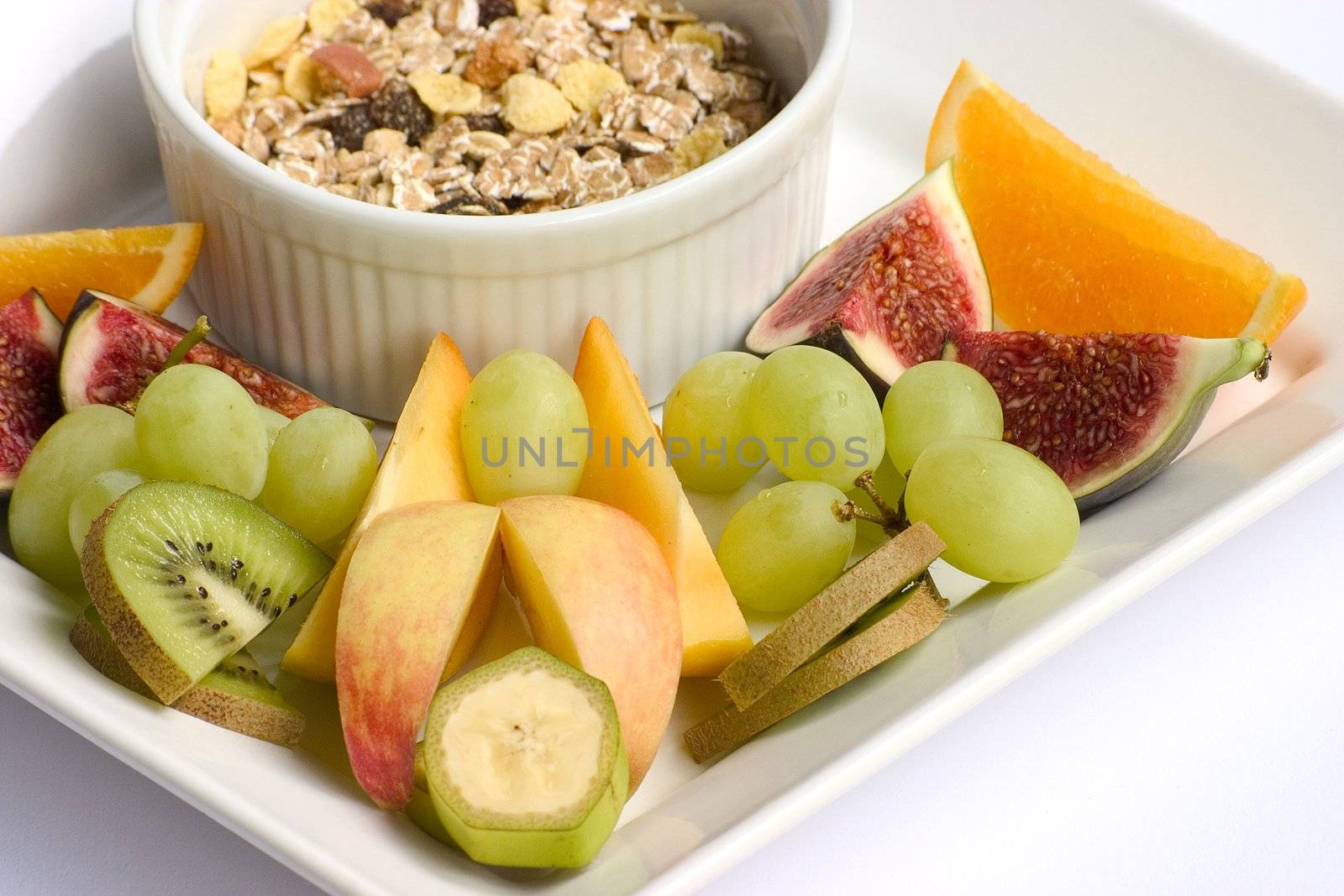 breakfast with flakes and fresh fruit