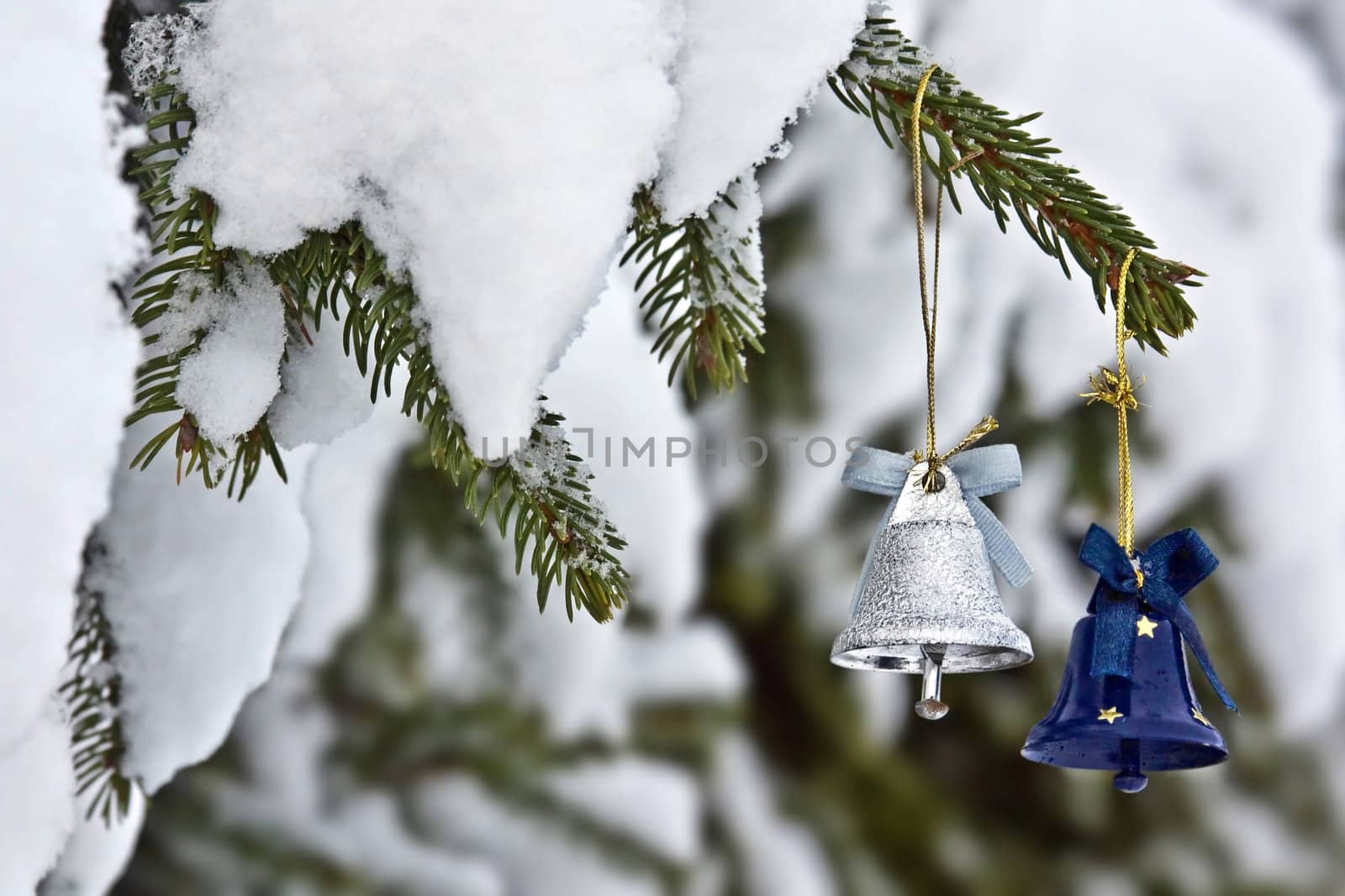 This image shows two little bells for a Christmas Tree
