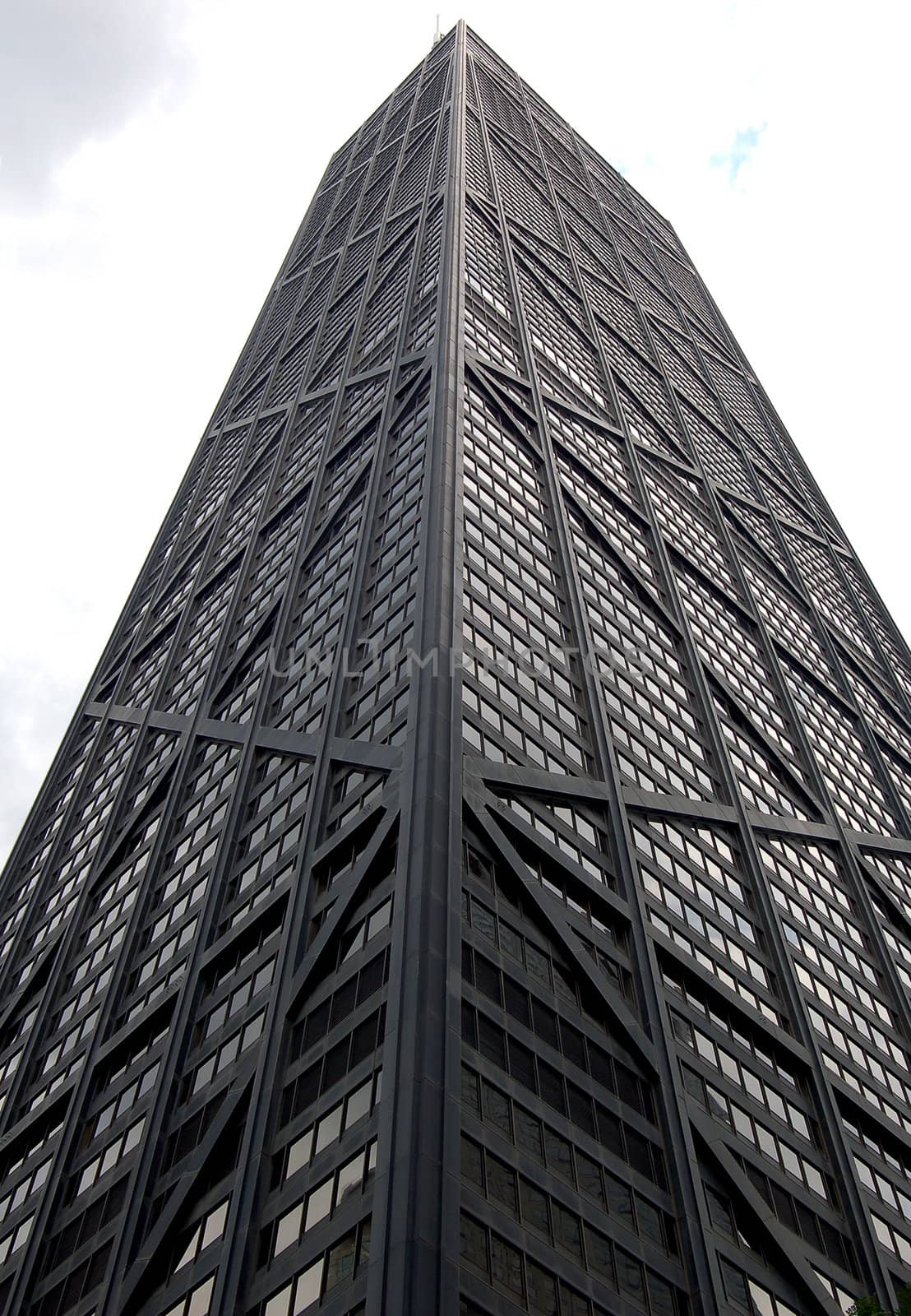 Picture of a very traditional American skyscrapper in Chicago