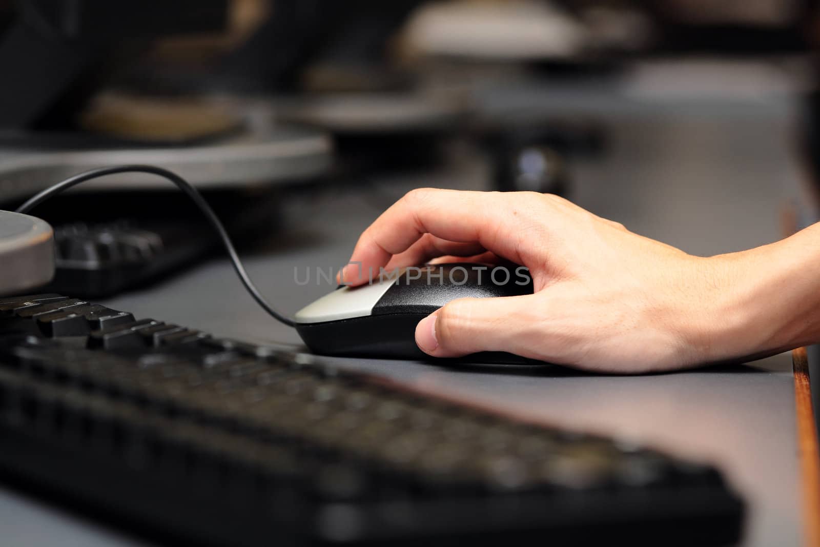 computer mouse use by hand at school