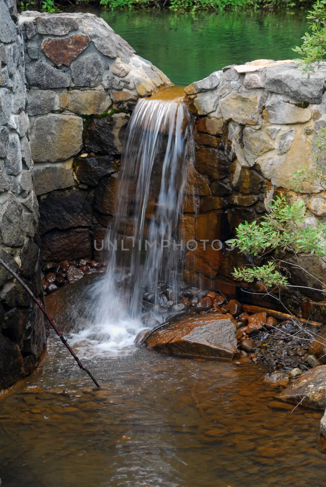 Small water falls by nialat