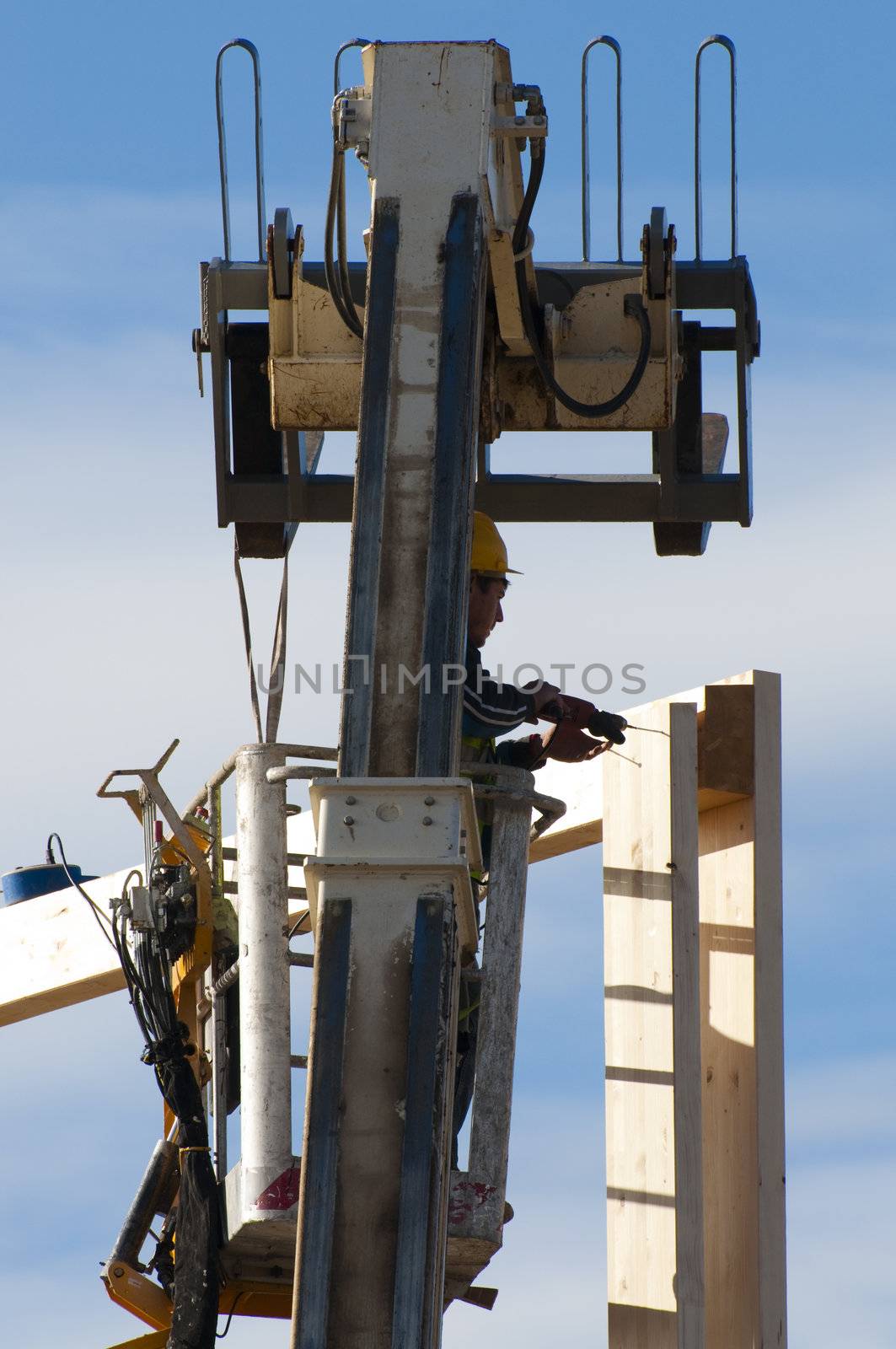 Under construction by FernandoCortes