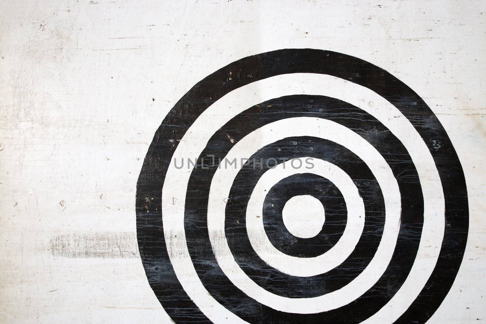 Black and white bullseye target.