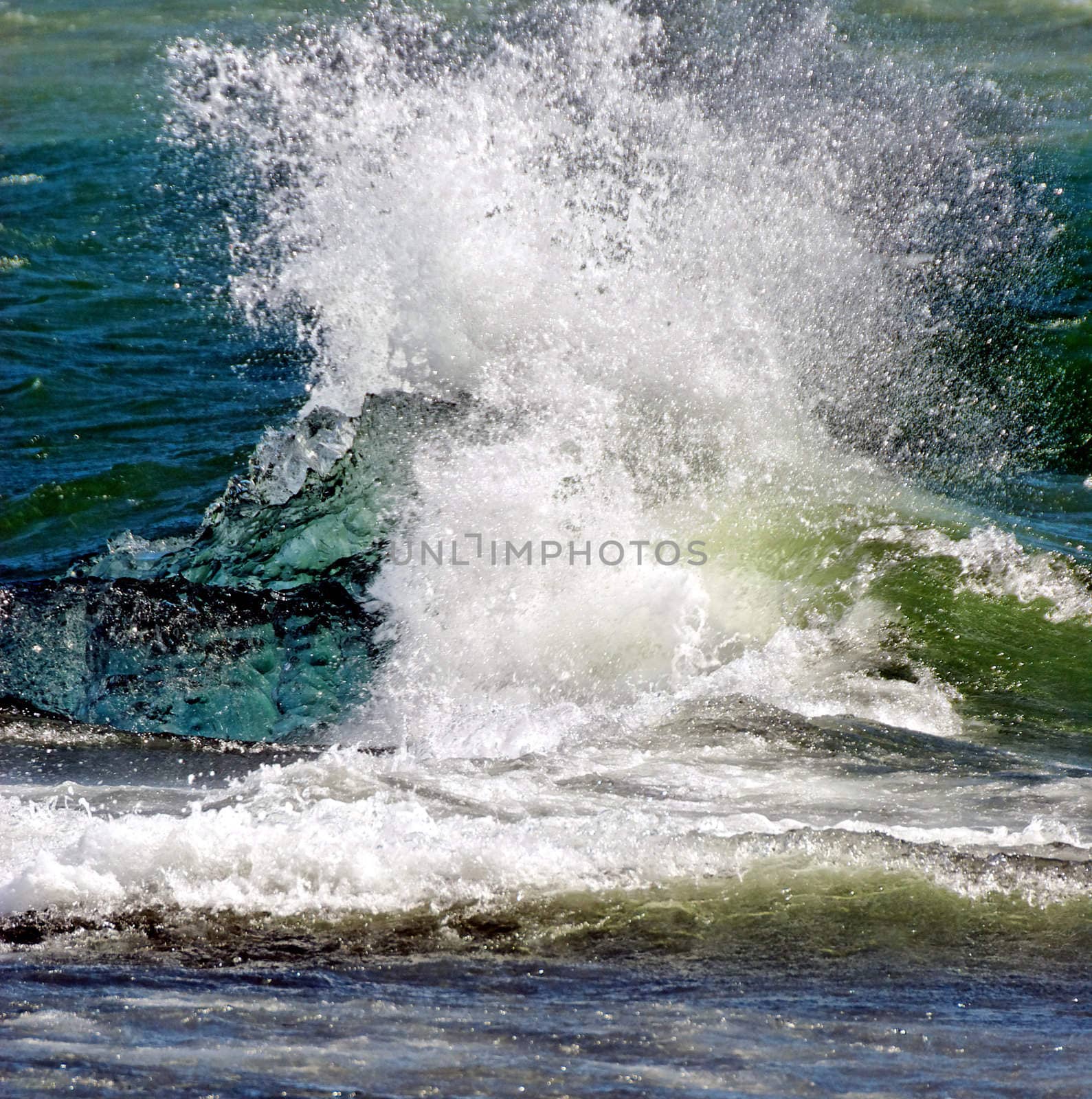 Splashing water in the sea by weknow