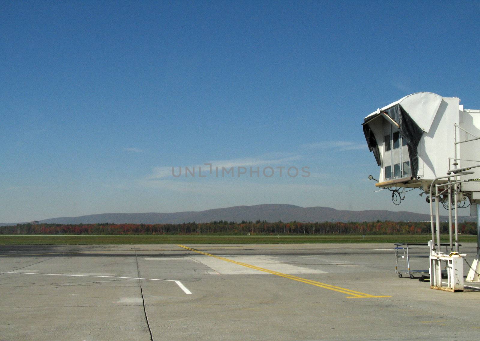 empty airplane gate by mmm