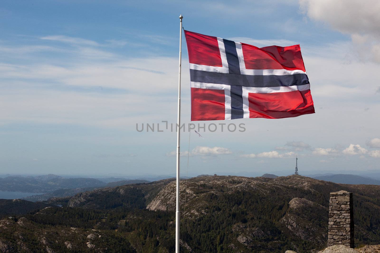 Flag on top of Ulriken by SveinOttoJacobsen