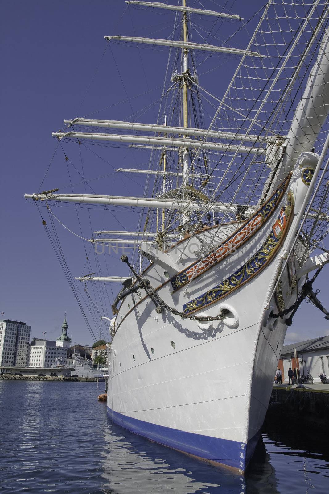Statsraad Lehmkuhl, known from the BBC hit TV-series Onedin Line. The ship's home town is Bergen, Norway