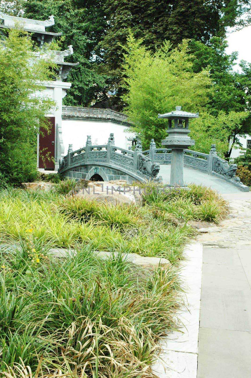 A Bridge at Oriental Garden by khwi