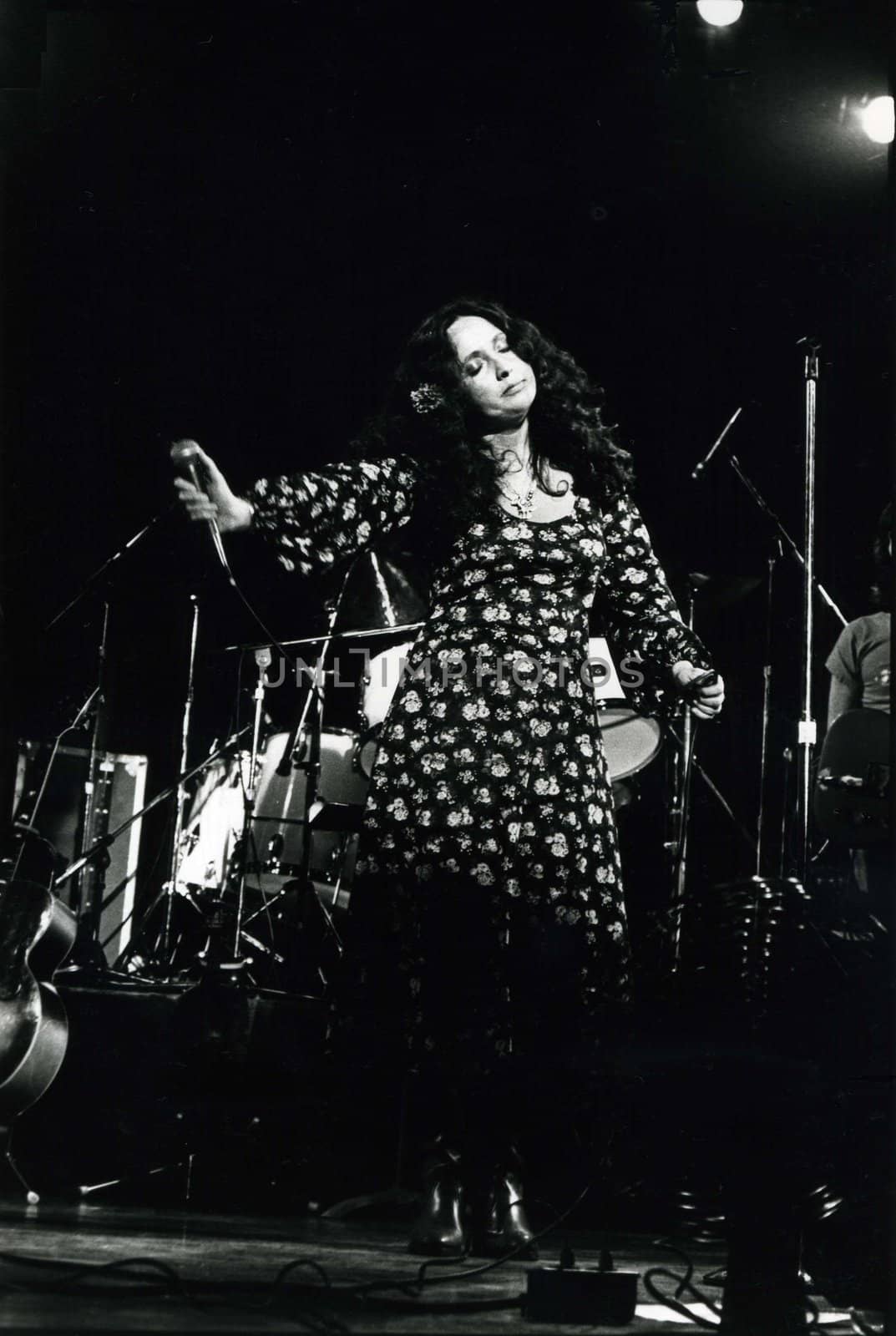 Maria Muldaur singing at a Symphony Hall performance in Boston, MA on April 18,1978