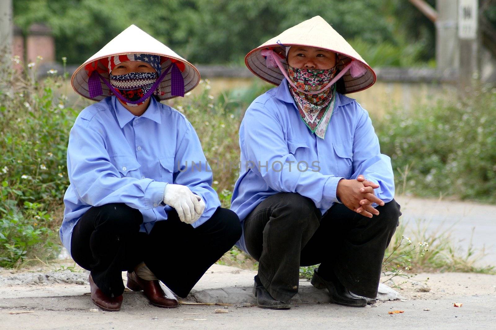 vietnam women on the street / hanoi 