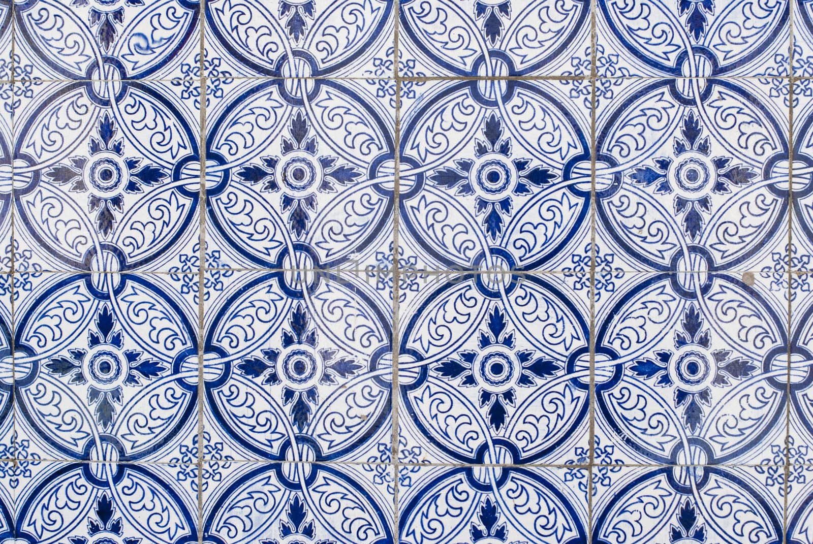 Portuguese glazed tiles 094 by homydesign