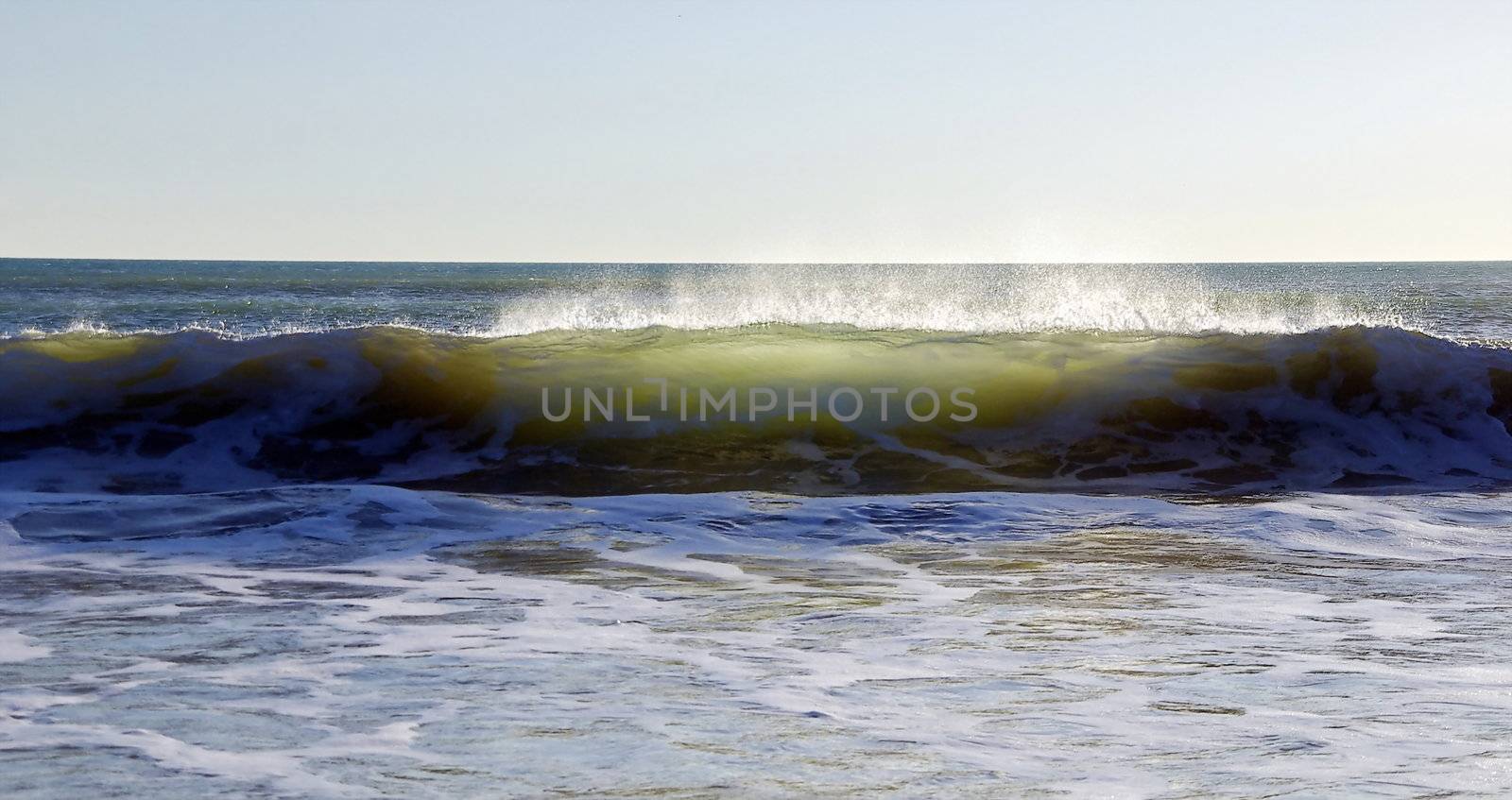 surf waving by FotoFrank