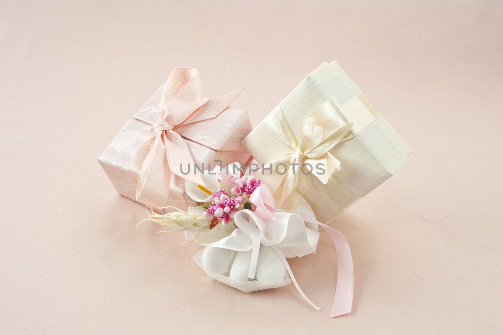 
material to make favors for weddings, communions and baptisms
