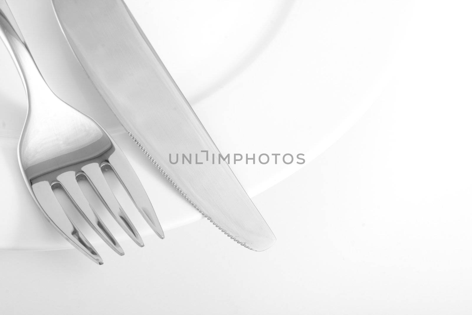 cutlery on a plate by bernjuer