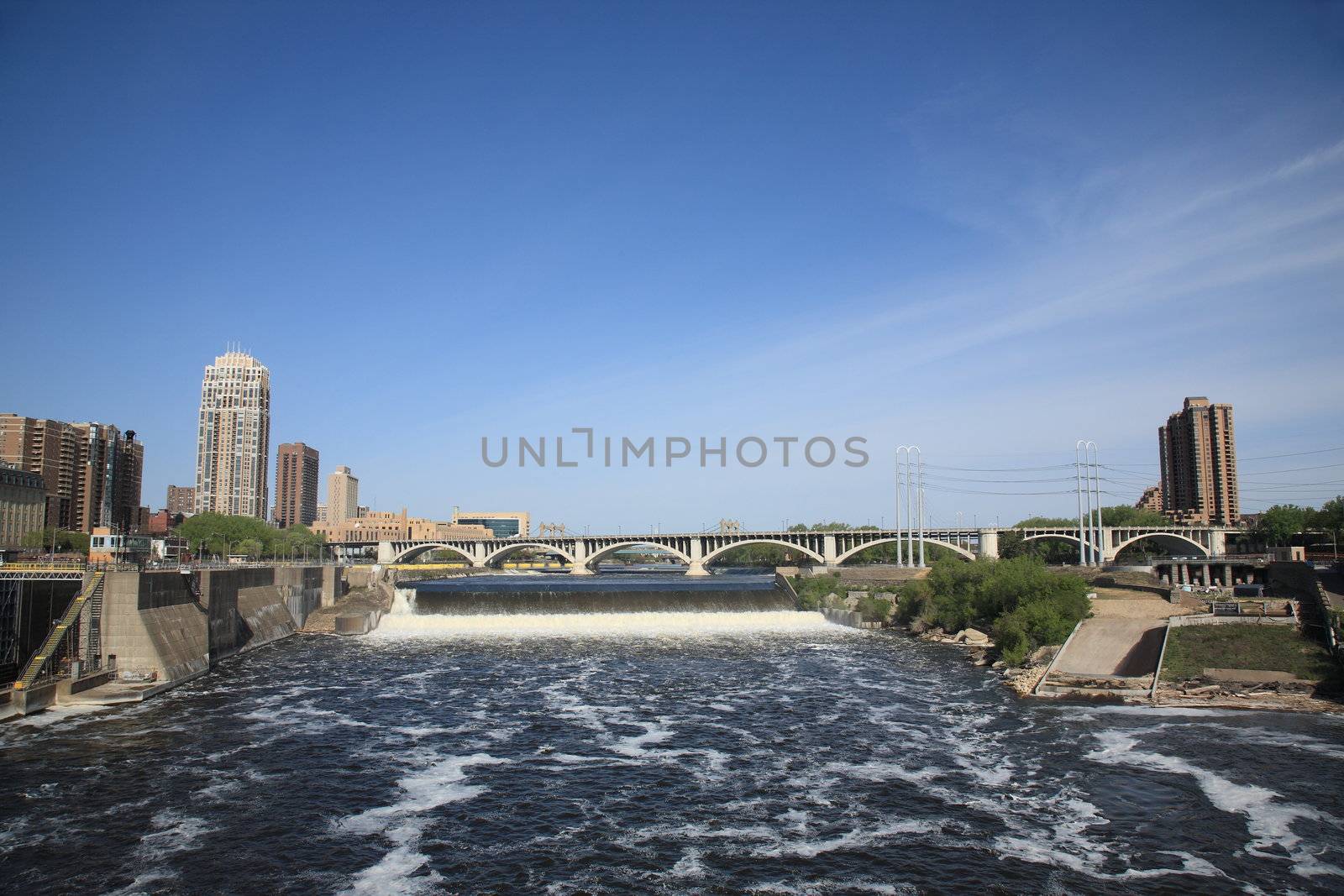 Saint Anthony Falls - Minneapolis by Ffooter