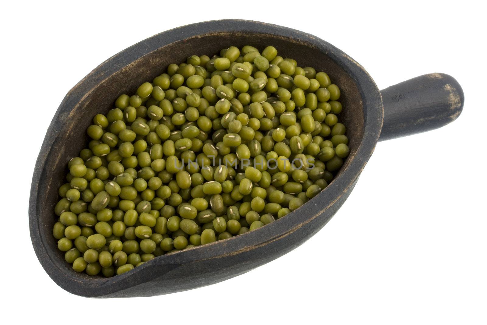 scoop of mung beans by PixelsAway
