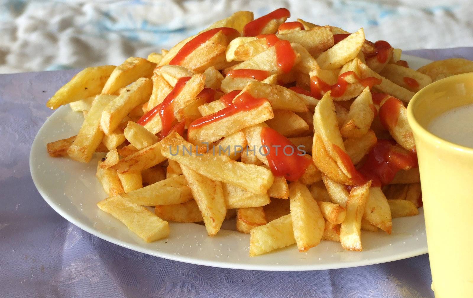 franch frites on a plate