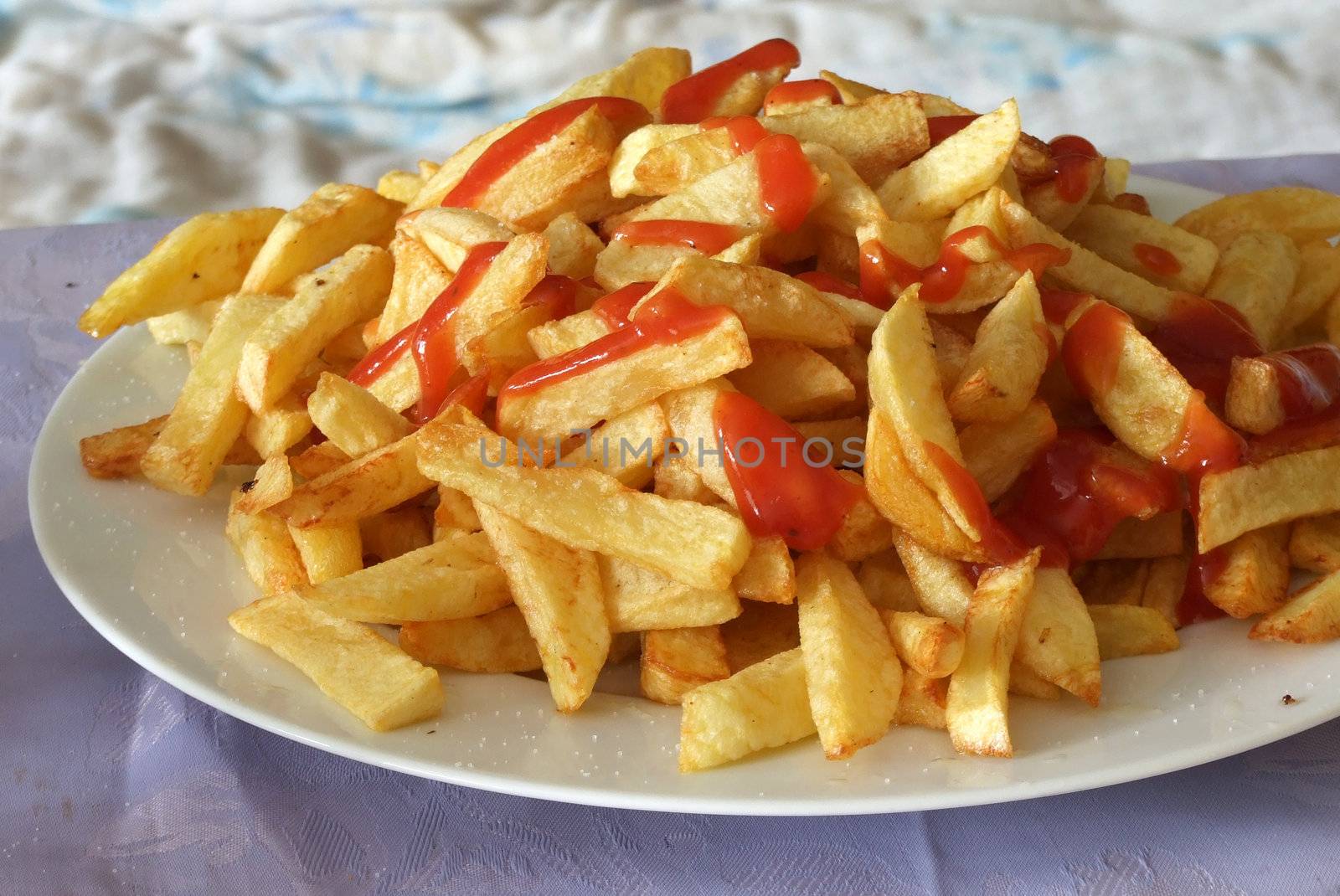 franch frites on a plate, 