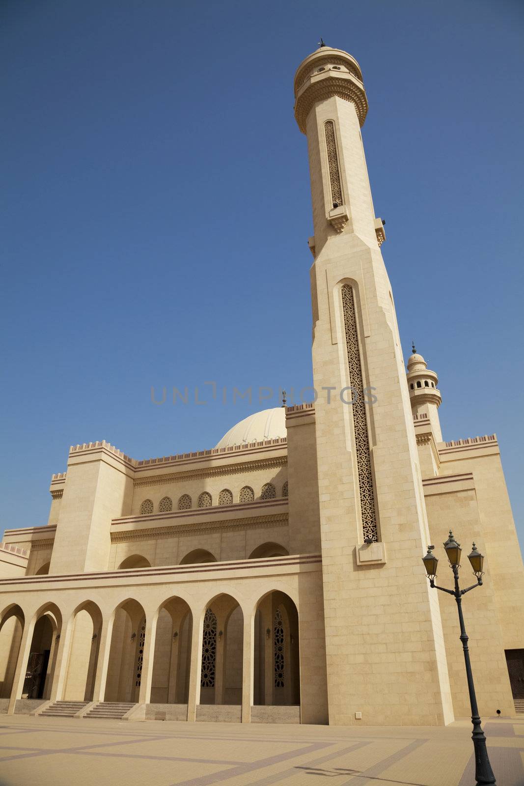 Al-Fateh Grand Mosque, Manama, Bahrain by shariffc