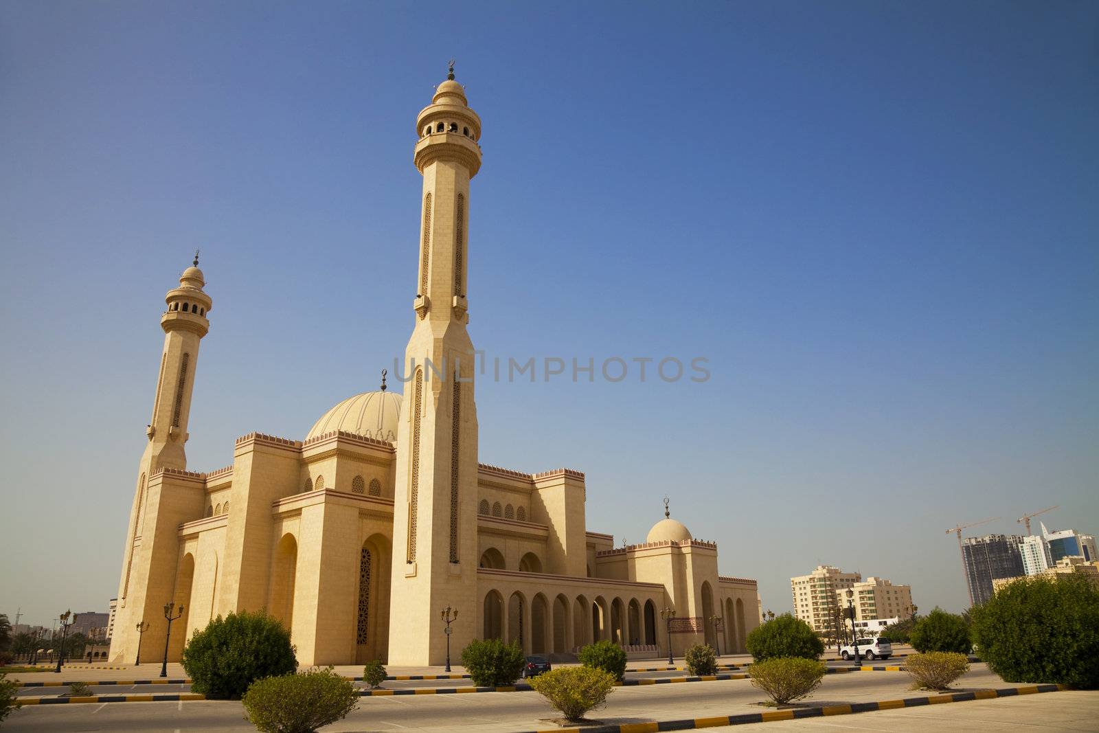Al-Fateh Grand Mosque, Manama, Bahrain by shariffc