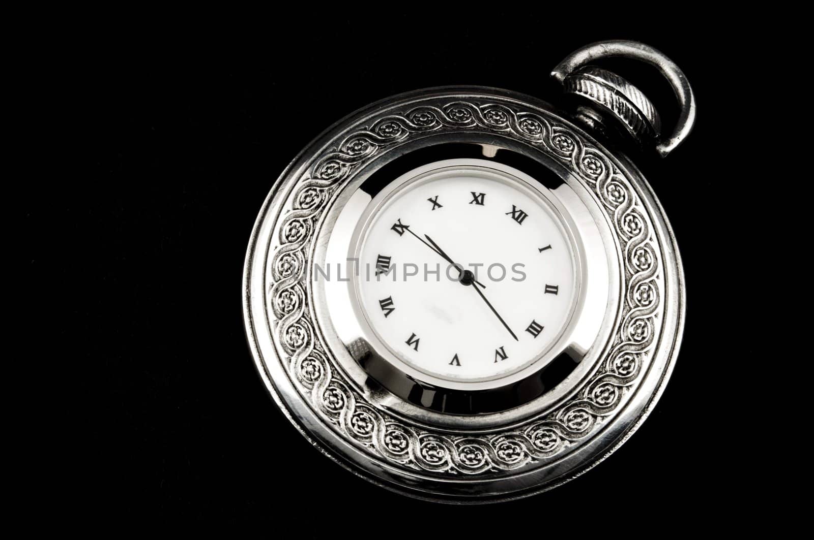 Elegant carved pocket watch by rigamondis