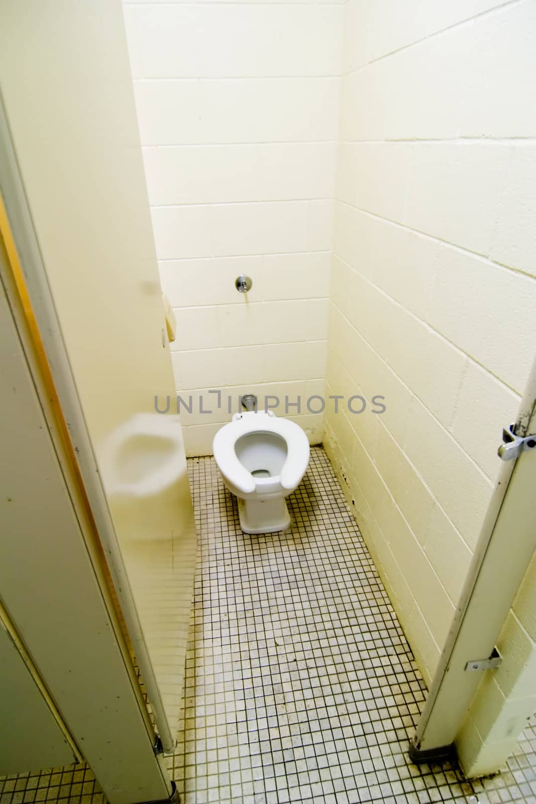 Toilet in a public washroom.