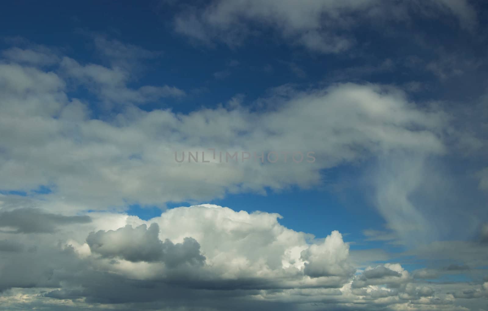 The cloudy sky by eglazov