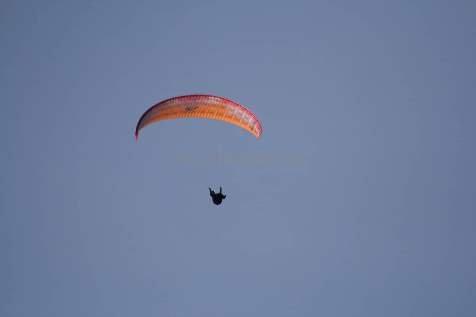 Para-glider, freedom of the skies.