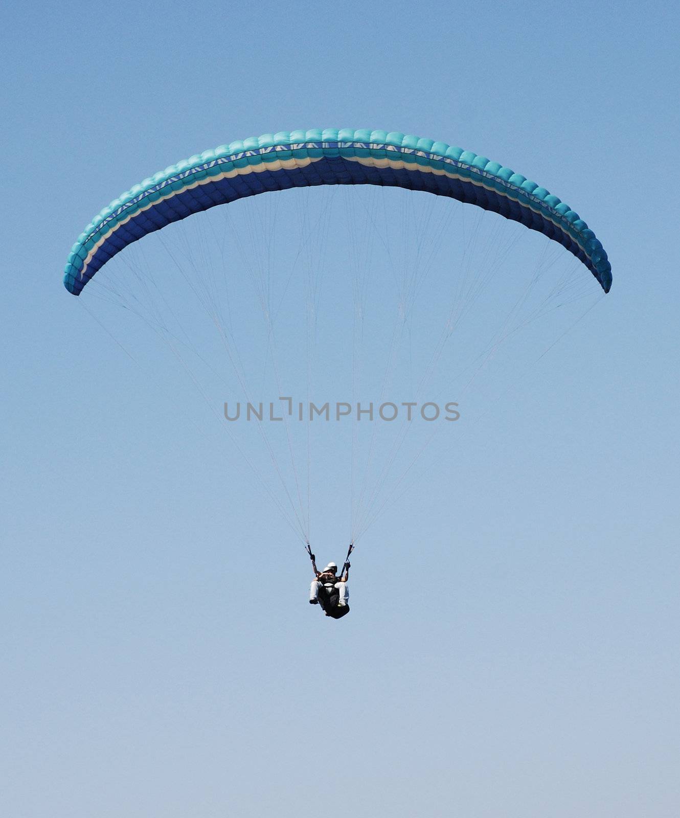 Double Paragliding flying by nihues