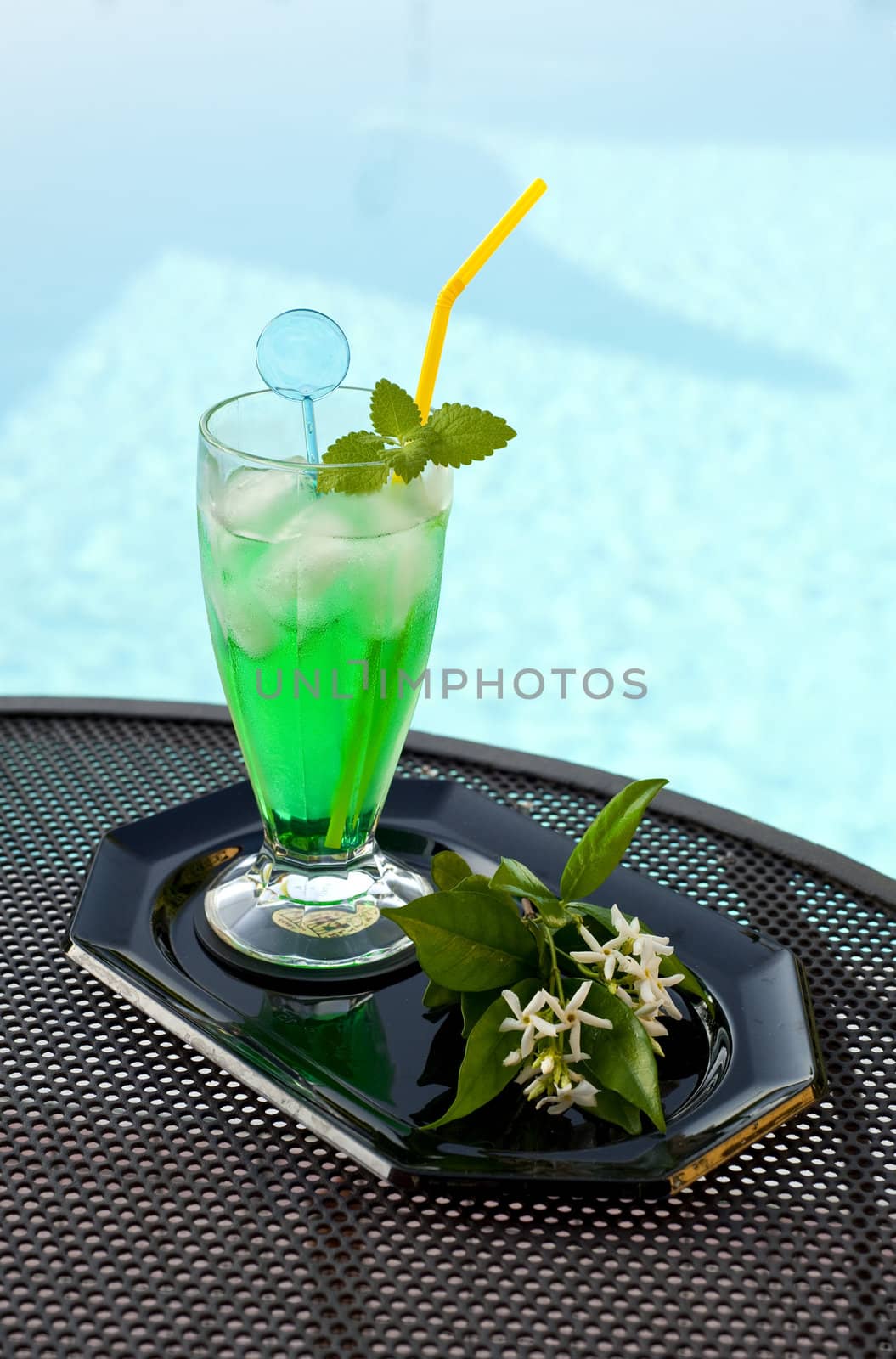 Iced drinks placed on board a private pool.