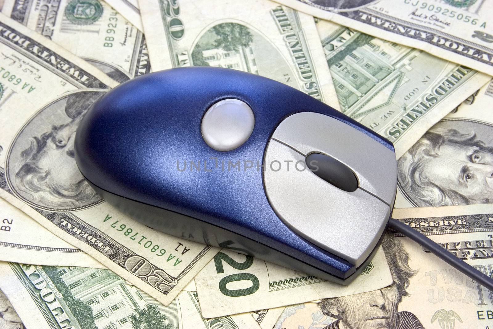 Computer mouse on american money