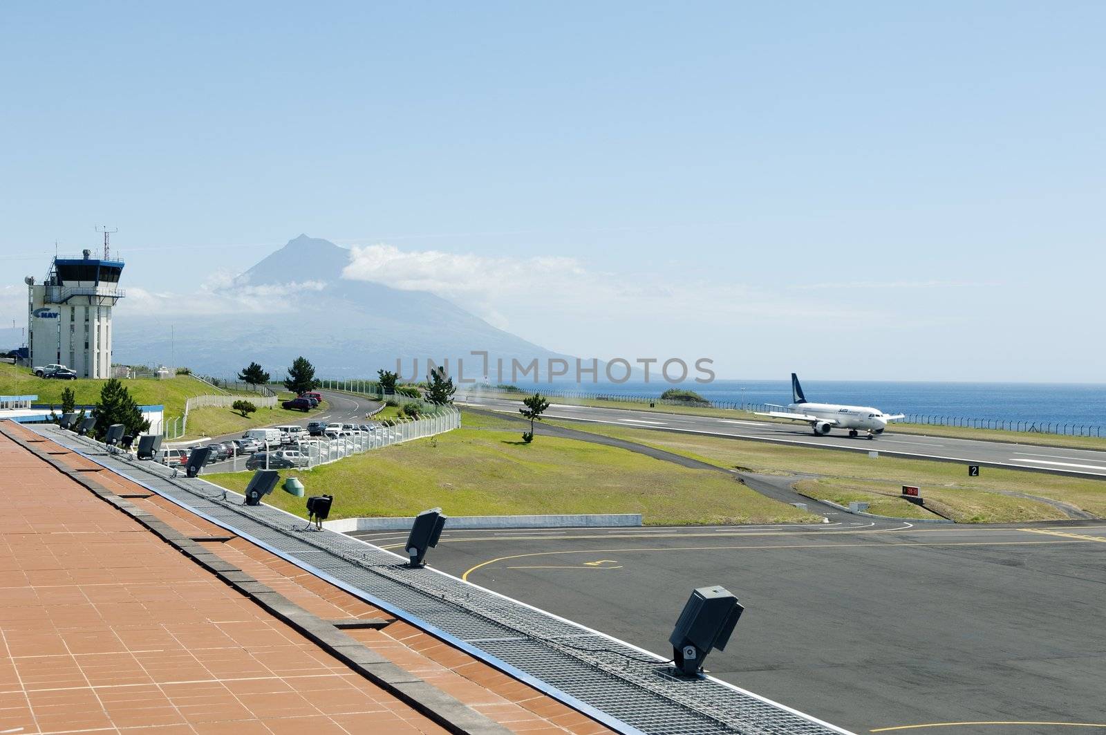 Jetliner of Sata International landing in Faial airport, Azores