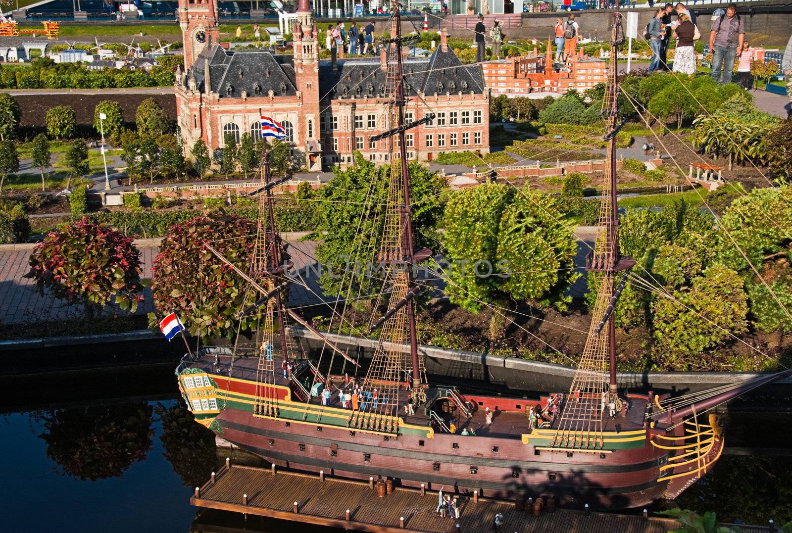 Evening light in Madurodam 2007 by Colette