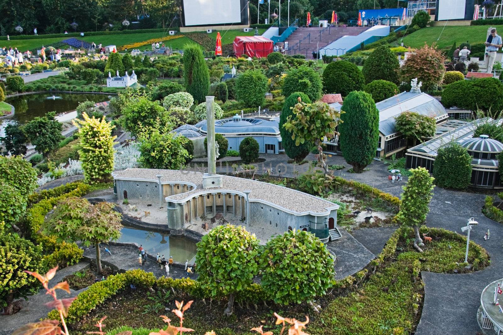 Evening light in Madurodam 2007 by Colette