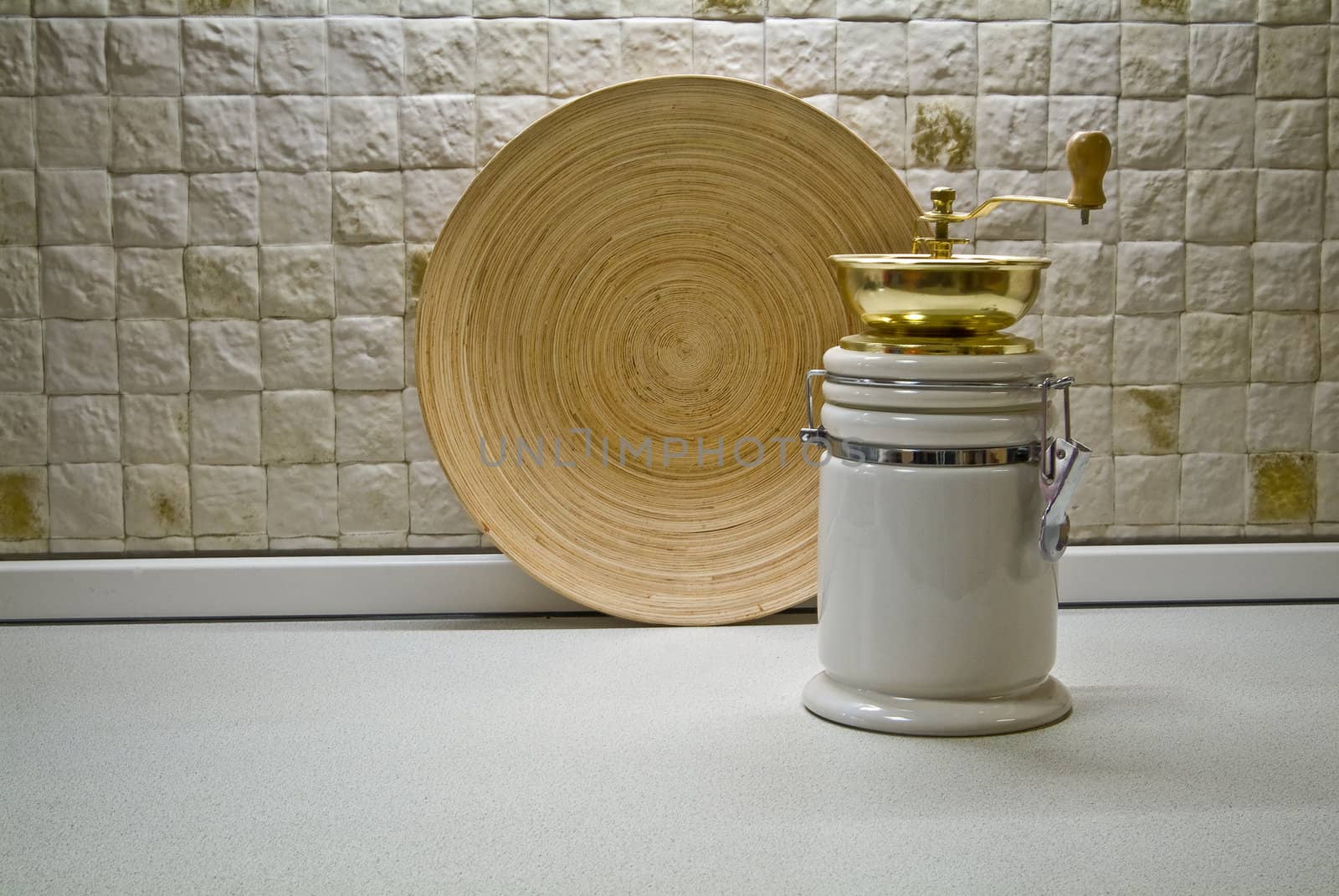 Coffee grinder with wooden plate