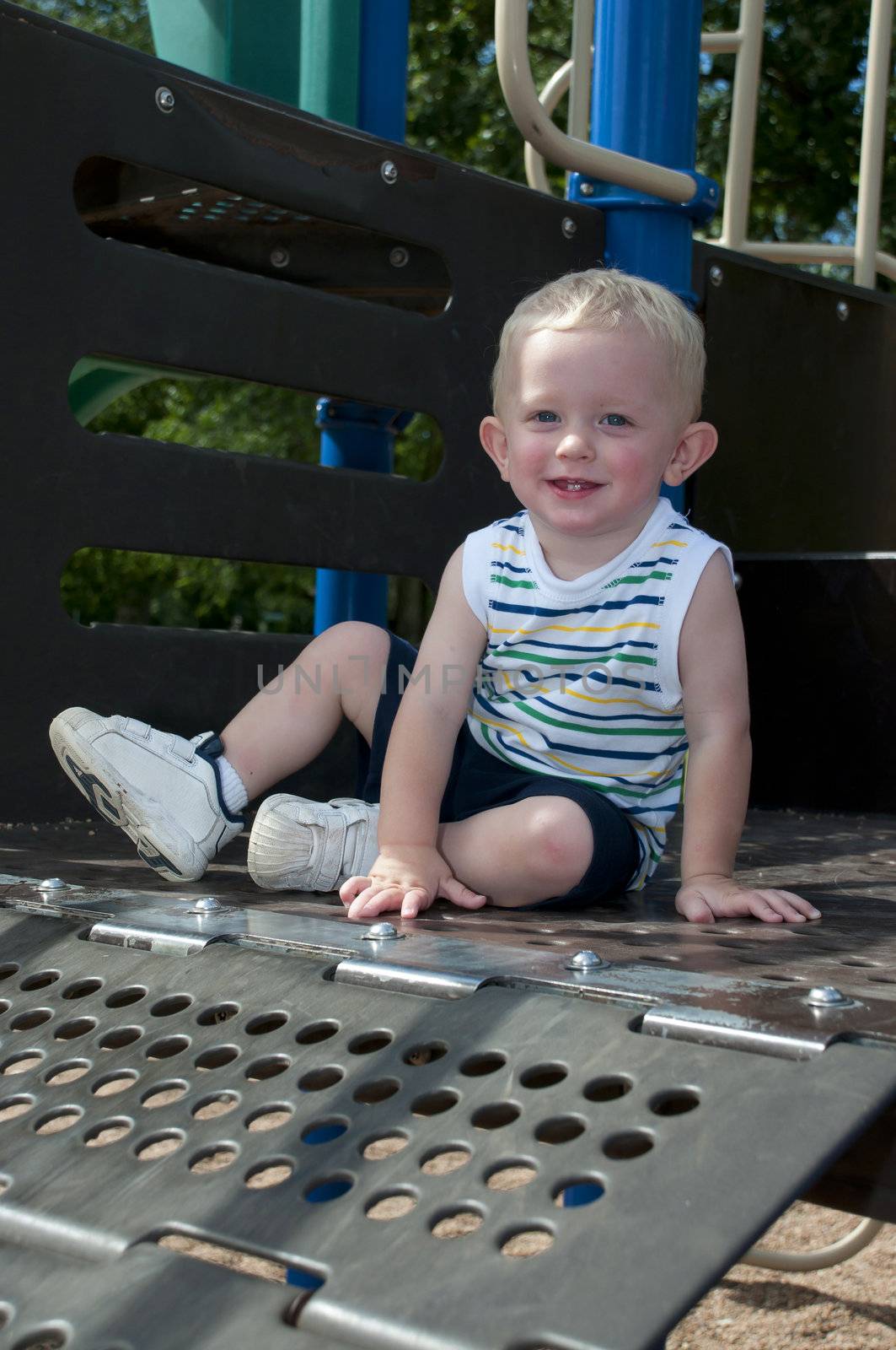 child play in the park by PDImages