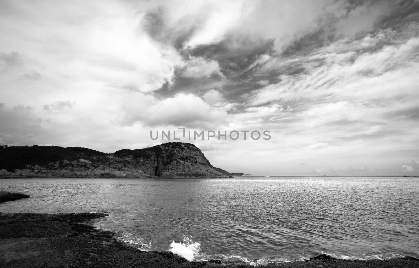 coast, black and white