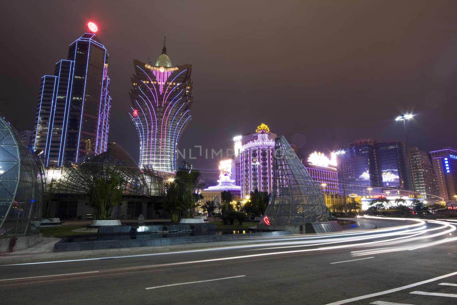 The construction scene of highrise casino building
