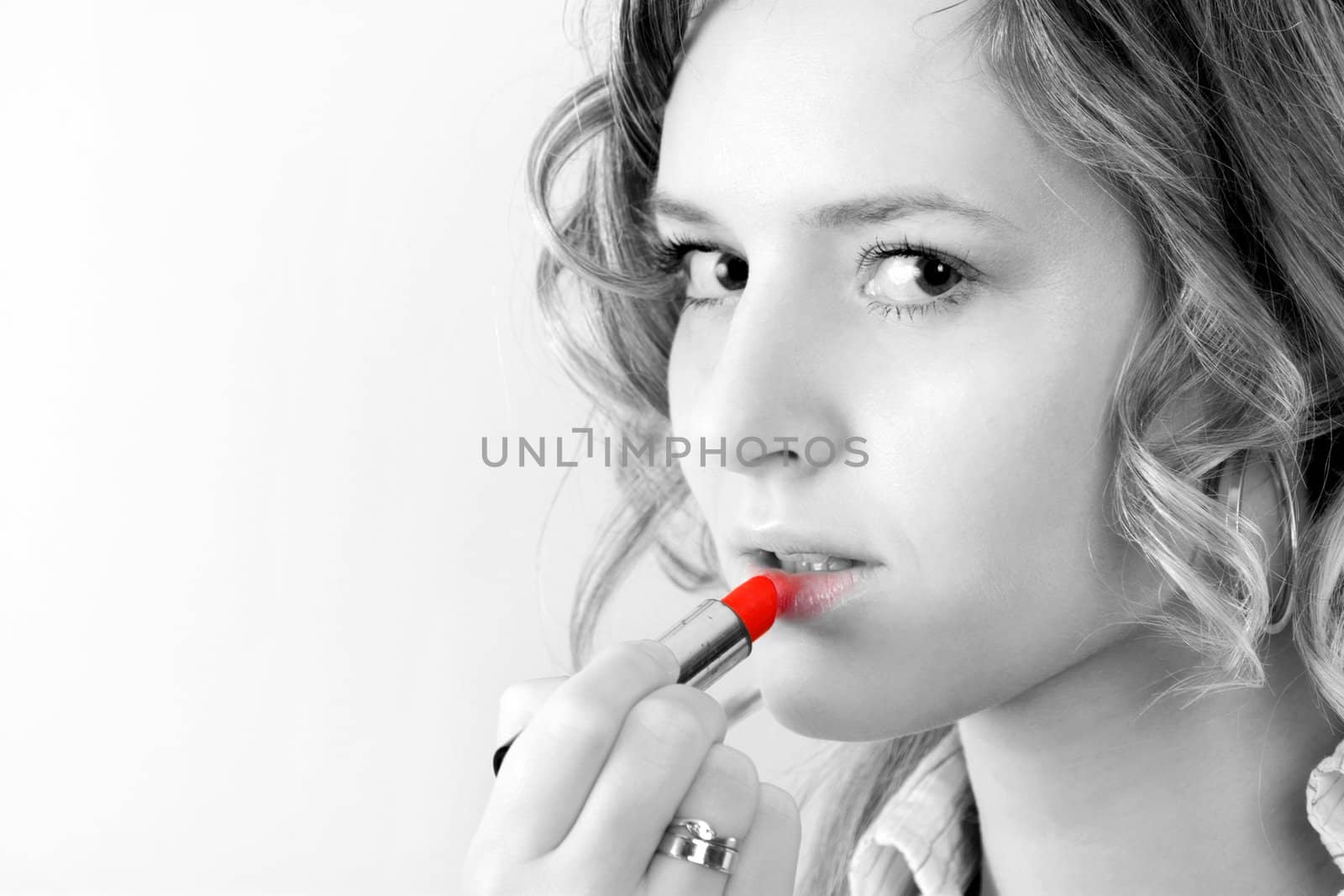 red on lips by amaxim